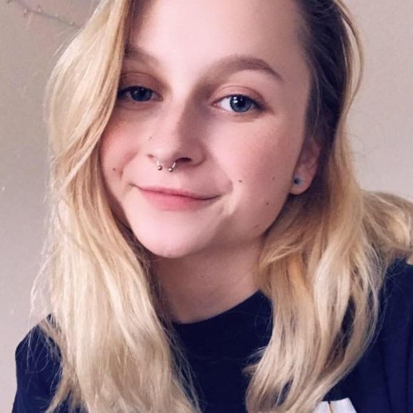 Meet your Posher, Audrey - Picture 1 of 1